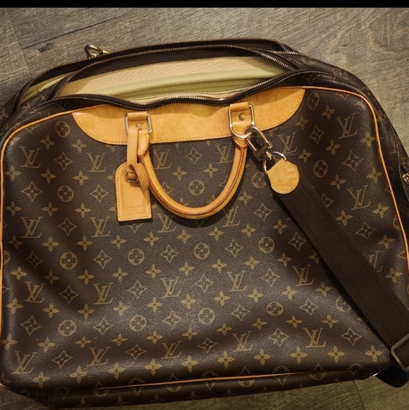 Louis Vuitton Brown Monogram Travel Bag - Picture 3 of 8